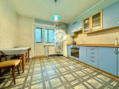 квартира за адресою Ревуцького вул., 42Б