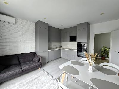 квартира за адресою Метрологічна вул., 15