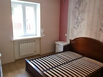 квартира за адресою 12-та Поздовжня вул., 16