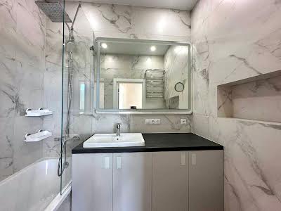 квартира за адресою Салютна вул., 2