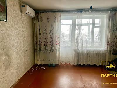 квартира за адресою Першотравнева, 44