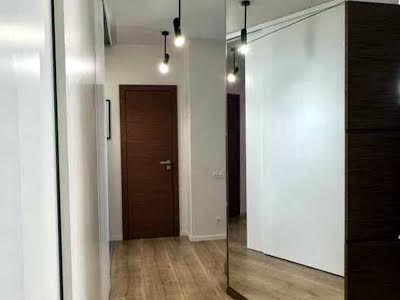 квартира за адресою Авіаконструктора Ігоря Сікорського вул. (Танкова), 1