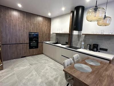 квартира по адресу Героев Майдана ул., 5
