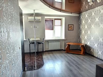 квартира по адресу Нижнеднепровская ул., 4