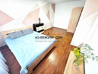 квартира за адресою Софії Русової вул., 5-Б