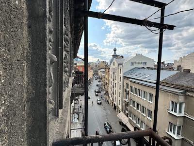 квартира за адресою Академіка Володимира Гнатюка вул. (), 3
