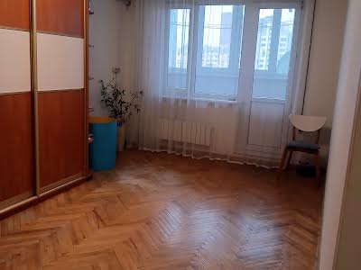 квартира за адресою Драгоманова вул., 13/10