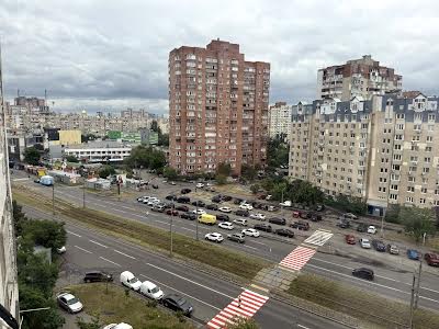 квартира за адресою Анни Ахматової вул., 6