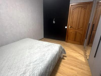 квартира за адресою П'ятницька вул., 94