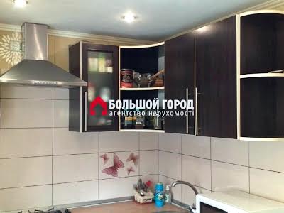 квартира за адресою Чарівна вул., 38