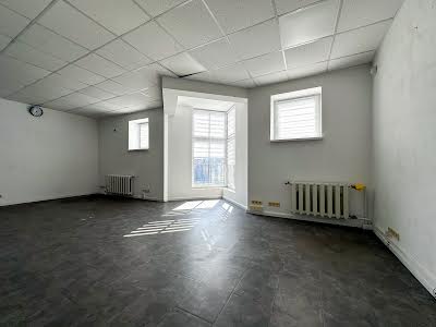 коммерческая по адресу Жилянская ул., 59
