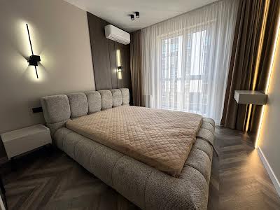 квартира по адресу Героев Майдана ул., 19а
