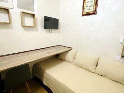 квартира за адресою Анни Ахматової вул., 16-Б