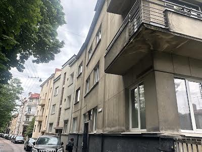 квартира за адресою Тютюнників вул. (), 10