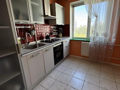 квартира за адресою Холодильна вул., 79