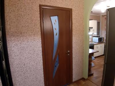 квартира за адресою житловий масив Тополя-3 вул., 8