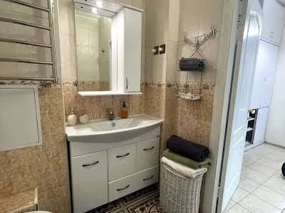 квартира за адресою Регенераторна вул., 4