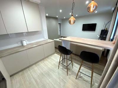 квартира за адресою Новорічна вул., 57