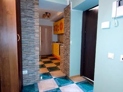 квартира за адресою Ольжича вул., 15