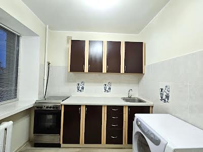 квартира за адресою Будівельників вул., 8
