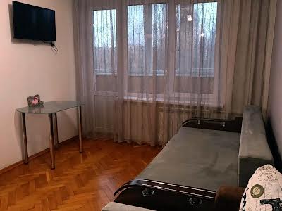 квартира за адресою Сулеймана Стальського вул., 8б