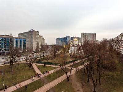 квартира за адресою Раїси Окіпної вул., 1