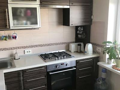квартира за адресою Шкільна вул. (Героїв Сталінграда), 333