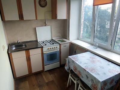 квартира за адресою Новодарницька вул., 27