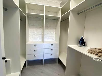 квартира за адресою Рея Бредбері вул., 2
