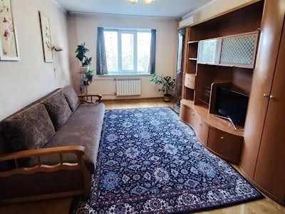квартира за адресою Ревуцького вул., 24/4