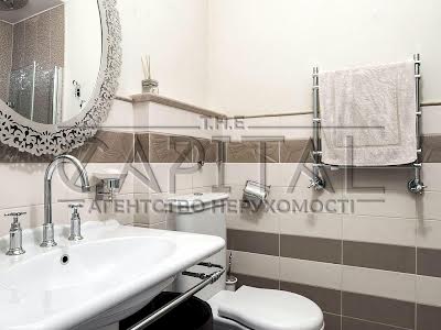 квартира за адресою Шота Руставелі вул., 44