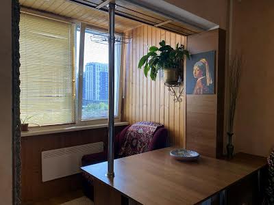 квартира за адресою Федора Ернста вул., 6