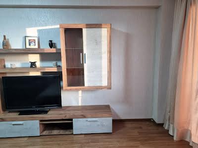 квартира за адресою Михайла Максимовича вул. (Онуфрія Трутенка), 9