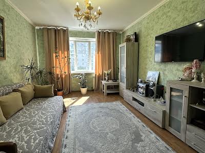 квартира за адресою Сержа Лифаря вул. (Олександра Сабурова), 1