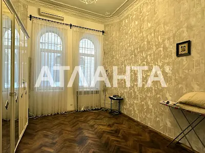 квартира по адресу Толстого Льва пл., 13