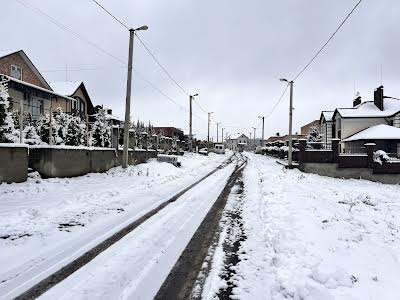 участок по адресу Квітнева