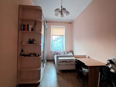 квартира за адресою Шептицьких вул., 29