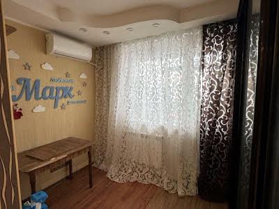 квартира по адресу Гвардейцев-Широнинцев ул., 113