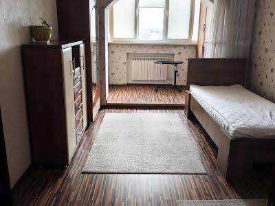 квартира за адресою Квітневий пров., 12