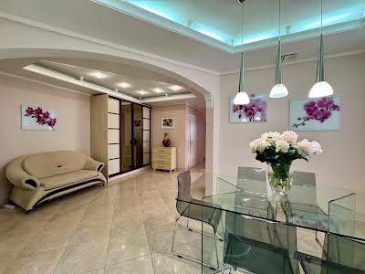 квартира за адресою Миколи Амосова вул., 4
