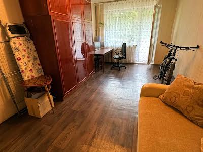 квартира за адресою Євгена Танцюри вул., 64