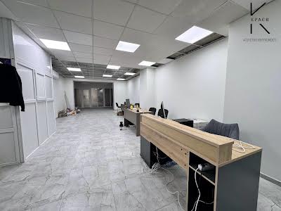 коммерческая по адресу Подільська ул., 58