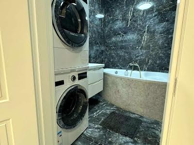 квартира по адресу Свободы ул., 1