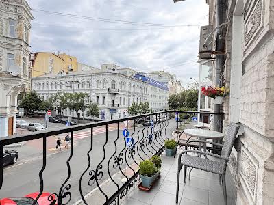 квартира за адресою Борисоглібська вул., 8/13
