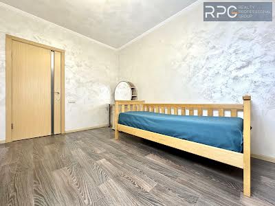 квартира за адресою Смілянська вул., 15