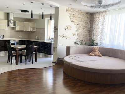 квартира за адресою Дніпровська набережна вул., 19