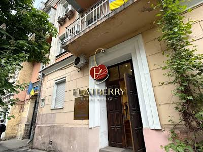 комерційна за адресою Волоська вул., 24а
