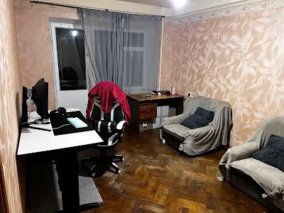 квартира за адресою Остапа Вишні вул., 7