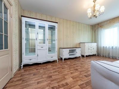 квартира за адресою Михайла Максимовича вул. (Онуфрія Трутенка), 9-А