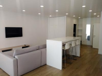квартира за адресою Білоруська вул., 36а